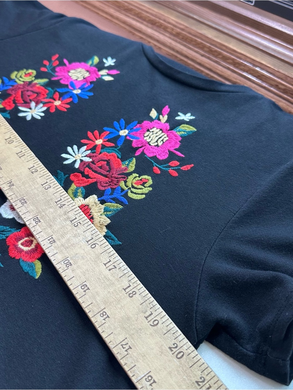 Embroidered Floral Tunic Top Women’s L Short Sleeve Pockets Boho Cottagecore - Picture 10 of 13